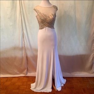 NWT Jovani gown crystals and pearls